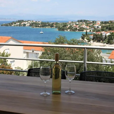 Apartman I & R Necujam Exterior photo