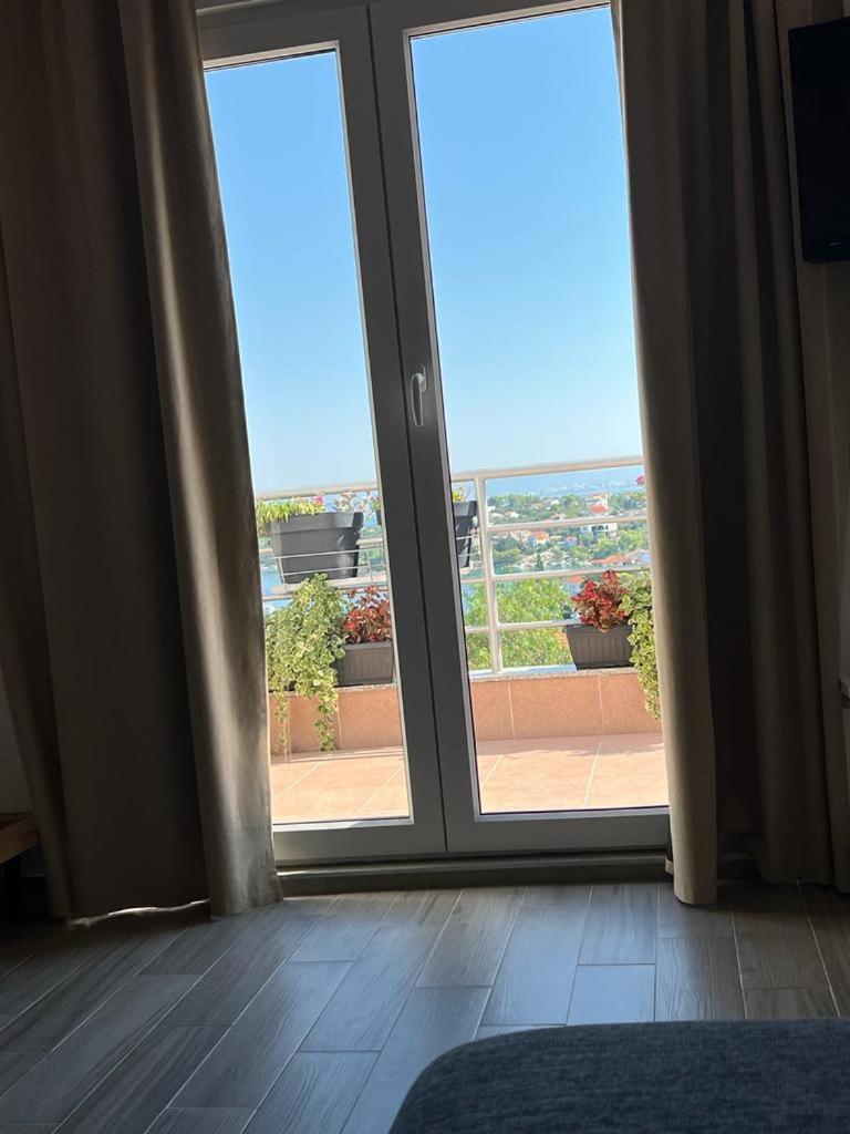 I & R Apartment Necujam