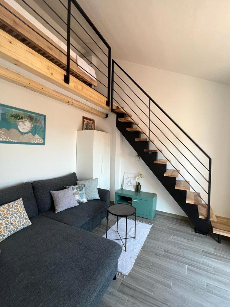 Apartment I & R *