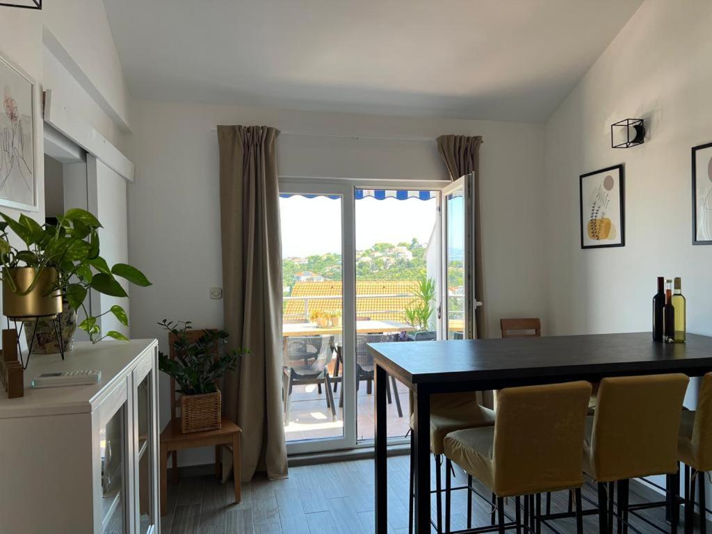 Apartment I & R Necujam